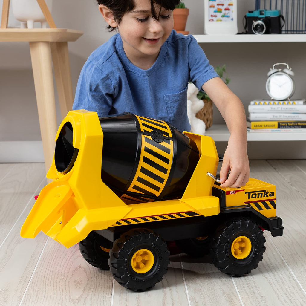 Tonka Steel Classics 4x4 Pickup Truck - Made with Steel & Sturdy Plastic, Yellow Toy Construction Truck, Boys and Girls, Kids, Toddlers, Ages 3+