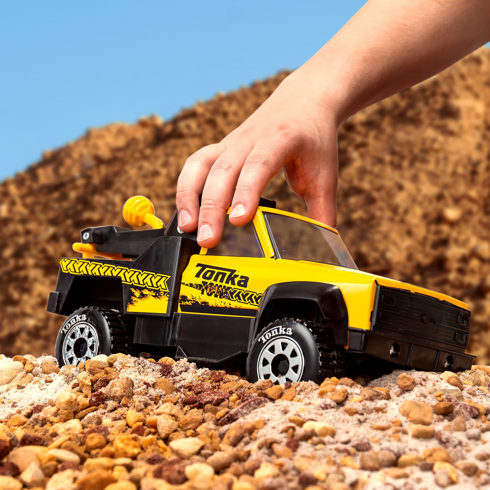Tonka Steel Classics 4x4 Pickup Truck - Made with Steel & Sturdy Plastic, Yellow Toy Construction Truck, Boys and Girls, Kids, Toddlers, Ages 3+