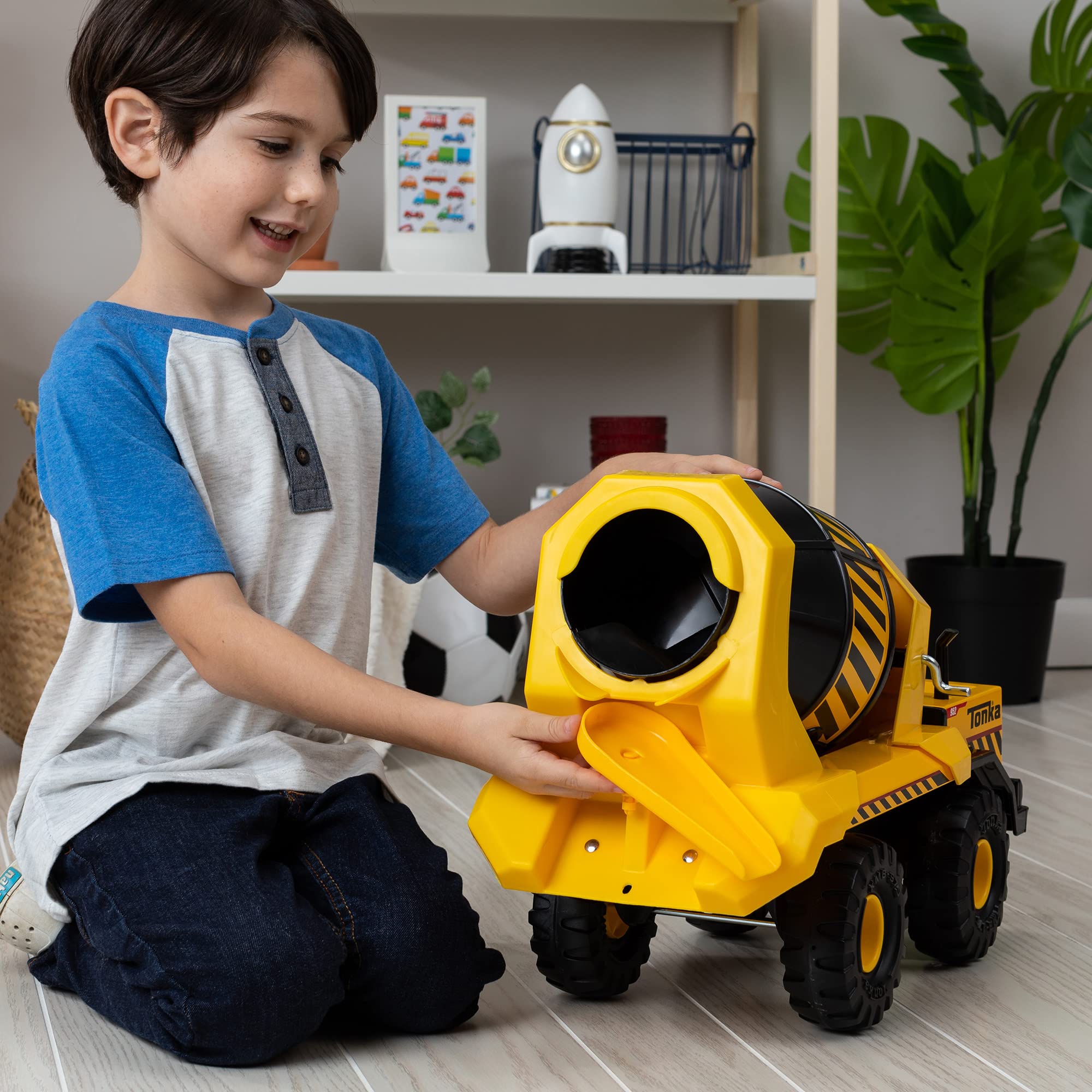 Tonka Steel Classics 4x4 Pickup Truck - Made with Steel & Sturdy Plastic, Yellow Toy Construction Truck, Boys and Girls, Kids, Toddlers, Ages 3+