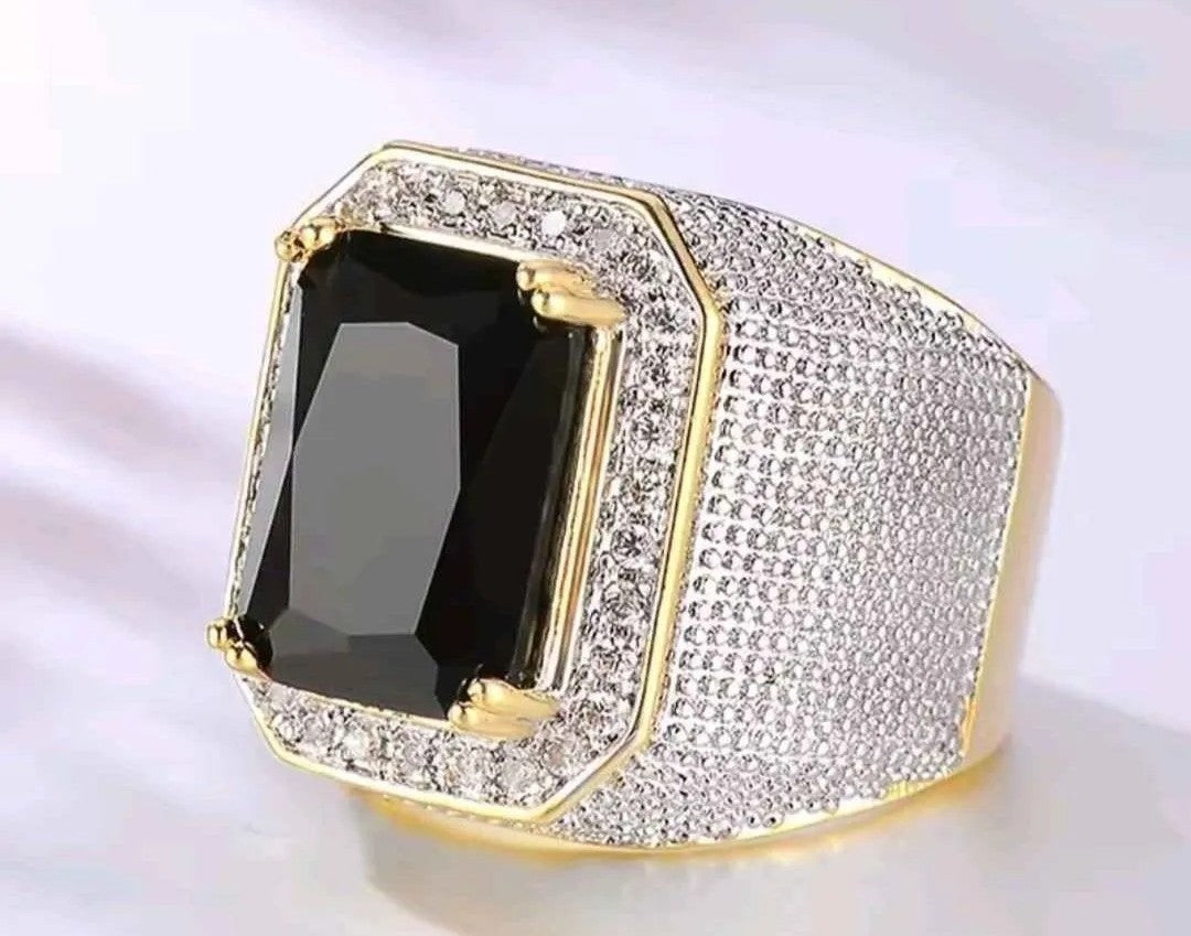 Women Sparkling Luxury Ring