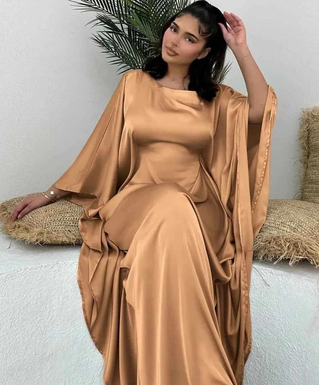 Elegant Long Abaya with Ruched Detail (One Size)